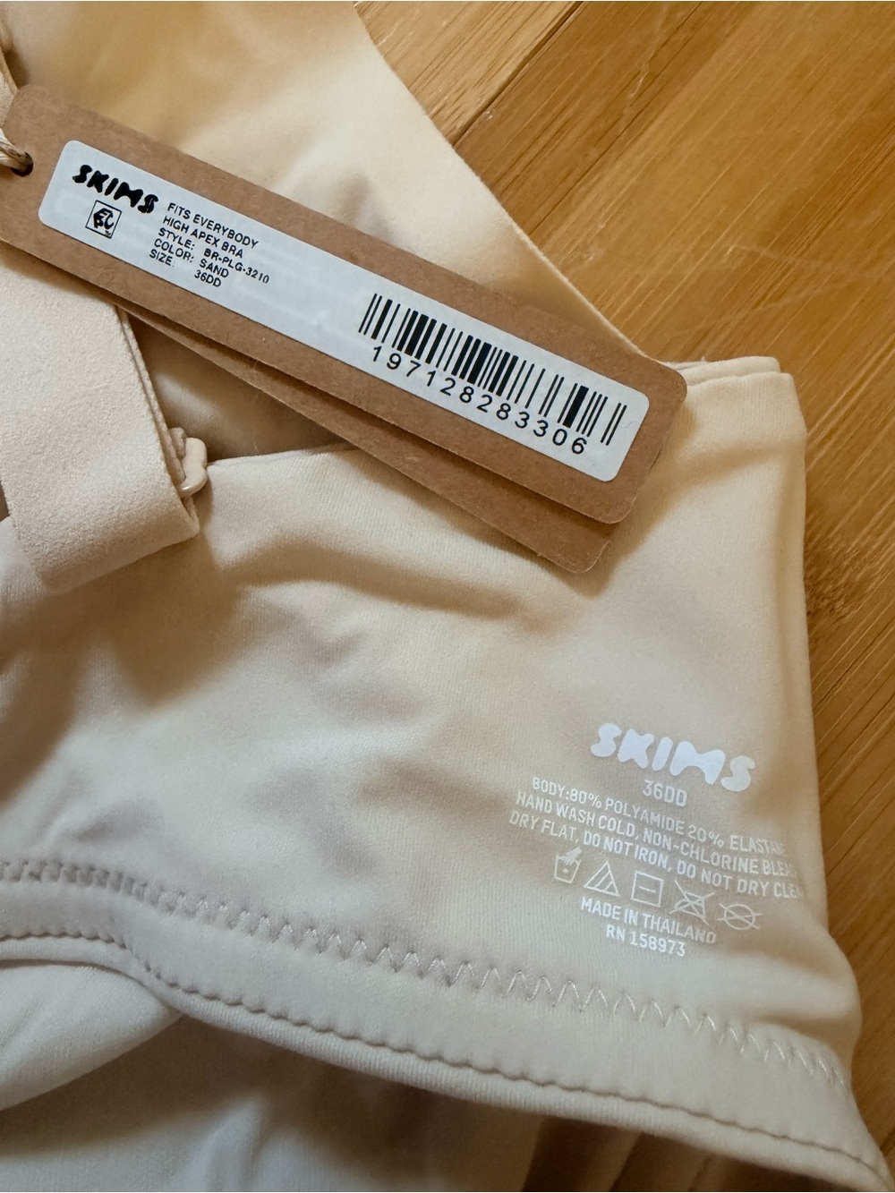 SKIMS  36DD Fits Everybody High Apex Bra - NWT